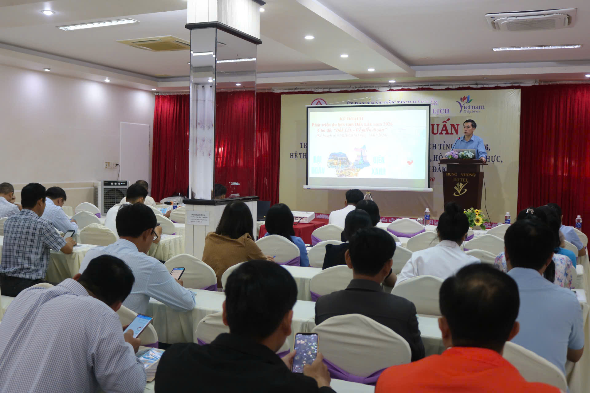 Quang cảnh hội nghị.